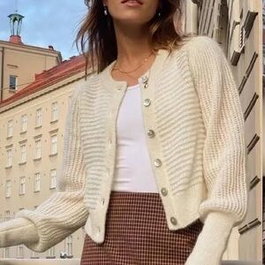 Aritzia Alessia Cardigan